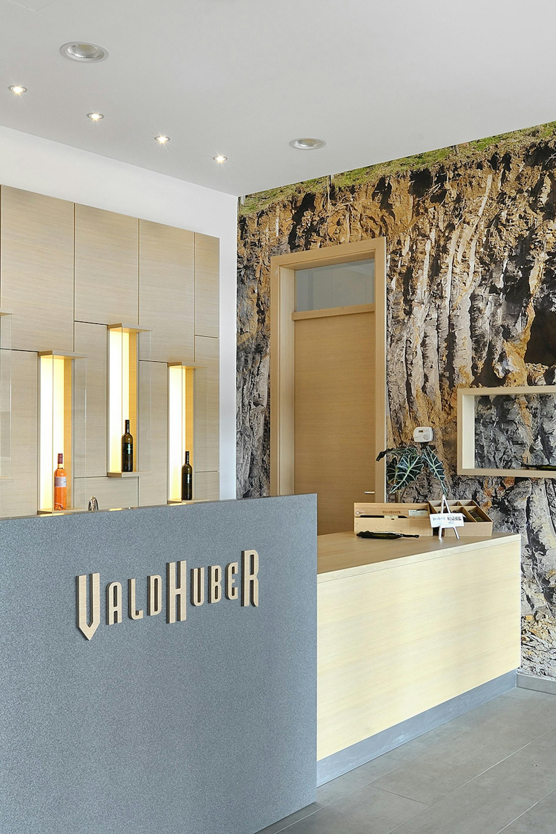 Valdhuber Wine